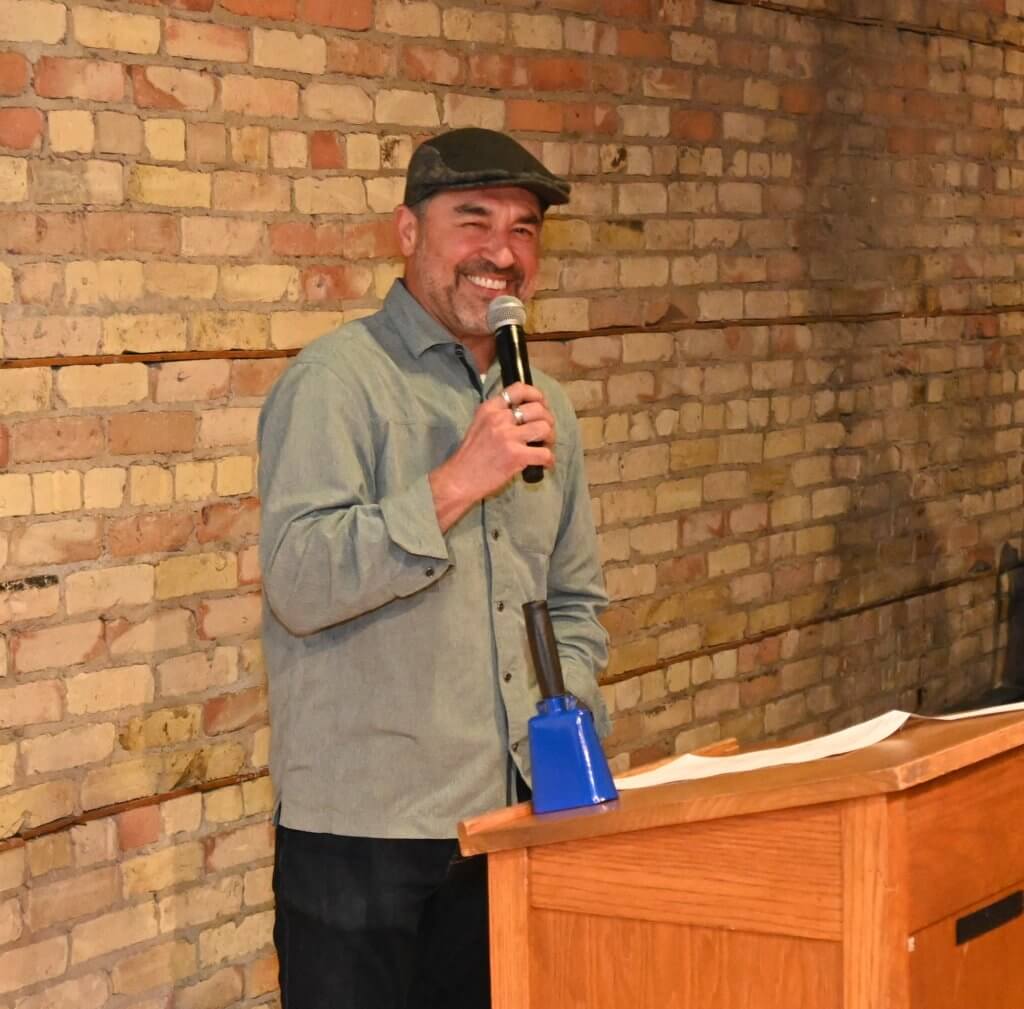 Joe Kotnik, owner Rootstock Wine Co. shares his expertise at Bridges to Learning 2022 Wine Tasting. Nonprofit raising funds to educate poor children in Vietnam.