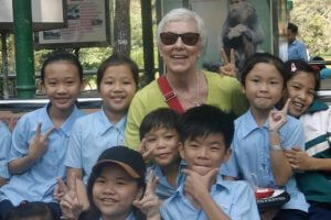 Bridges to Learning founder, Jerri Hirsch, with students in Vietnam. Anh Linh Free School, Ho Chi Minh City, Saigon.
